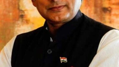 #ShashiTharoor